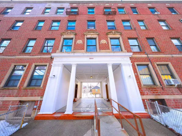 8320 Bay Parkway image 1 of 10