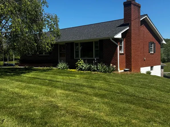 801 Adwolfe Rd, Marion, VA 24354