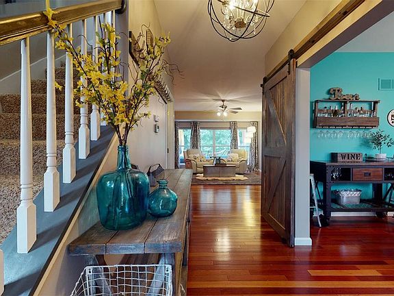 5th image of 3570 Lakeview Hts