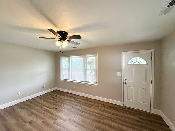 4th image of 1160 S Riverview Dr