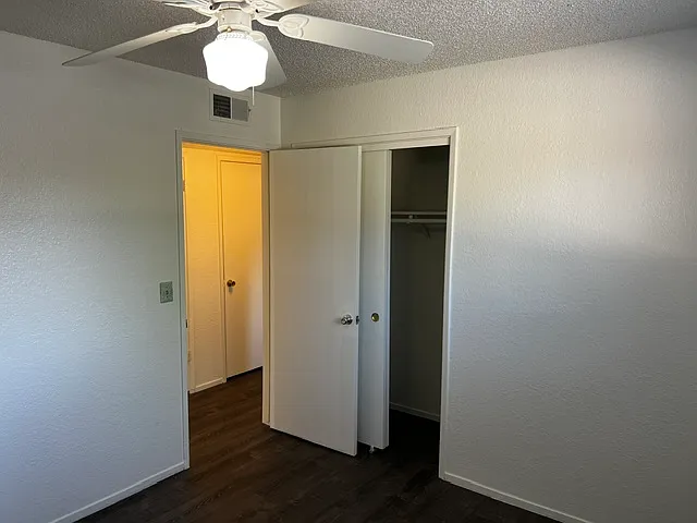 1107 W Athens Ave — Photo 11