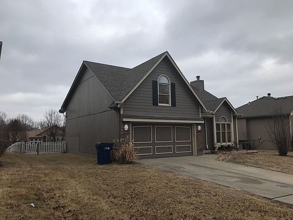 2nd image of 507 NE Fox Trail Dr