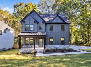 2 Henderson Dr, Travelers Rest, SC 29690