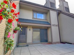 85 Viscount Dr UNIT 2B, Milford, CT 06460