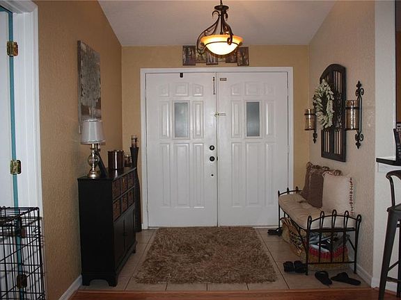 2nd image of 11894 Lakewood Dr