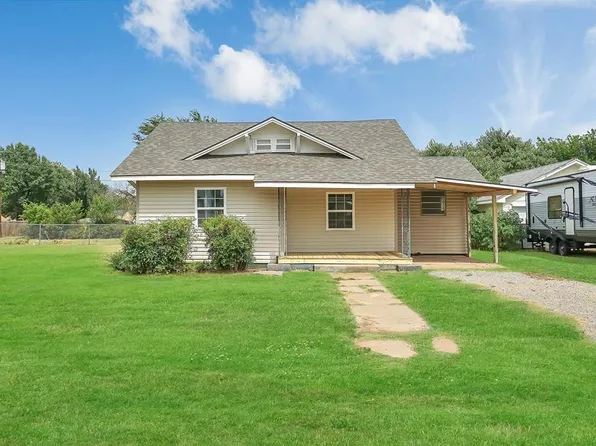 209 S Linwood St, Cordell, OK 73632