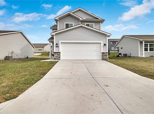 27104 E Cedar Grove Dr, Lees Summit, MO 64086