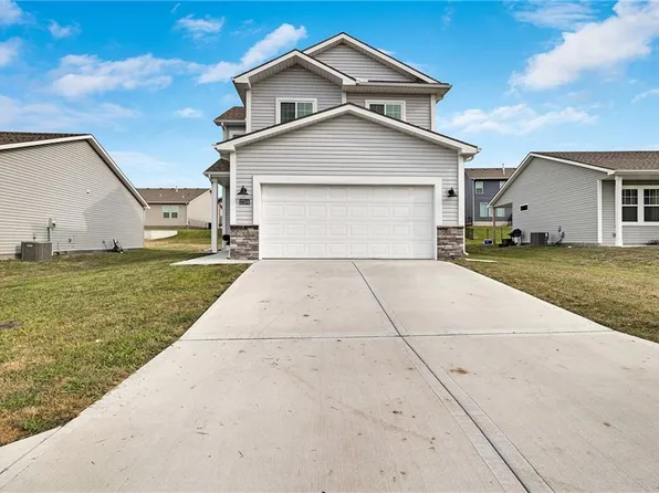 27104 E Cedar Grove Dr, Lees Summit, MO 64086