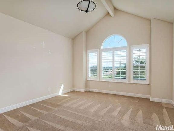 3rd image of 4058 Plateau Cir