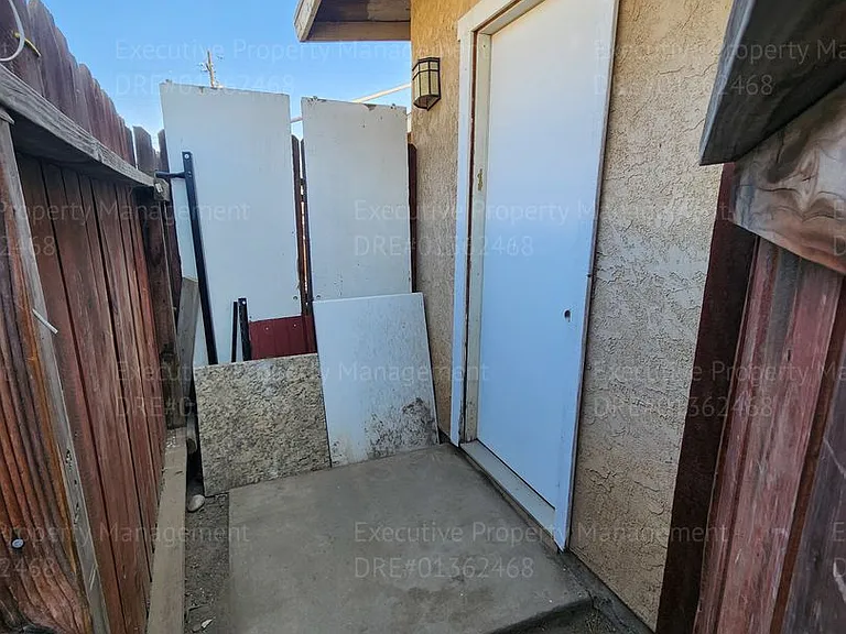 1230 Dolores St — Photo 4