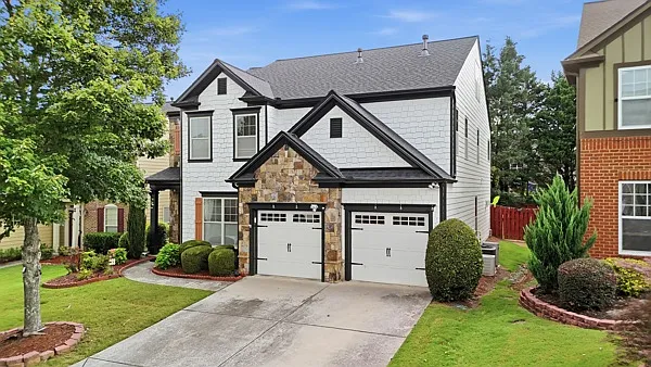6 bed, 3569 sqft, $3,000 — Photo 4