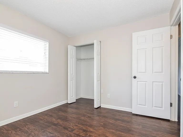 110 7th Jpv St — Photo 12