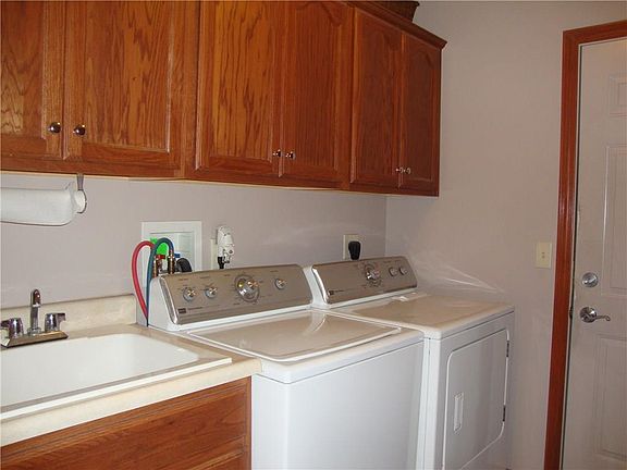 2nd image of 1301 Winchester Dr