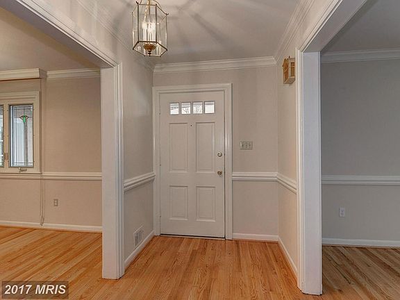 3rd image of 2896 Glenora Ln
