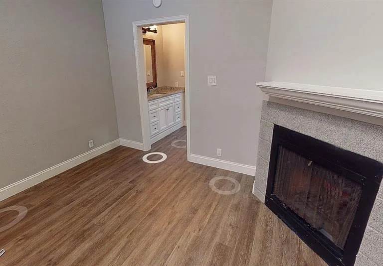 2814 Nueces St #105 — Photo 3