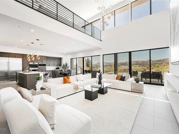 29 Canyon Bay Dr, Henderson, NV 89011