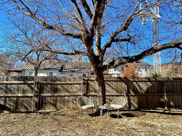 1300 E 3rd St #A — Photo 24