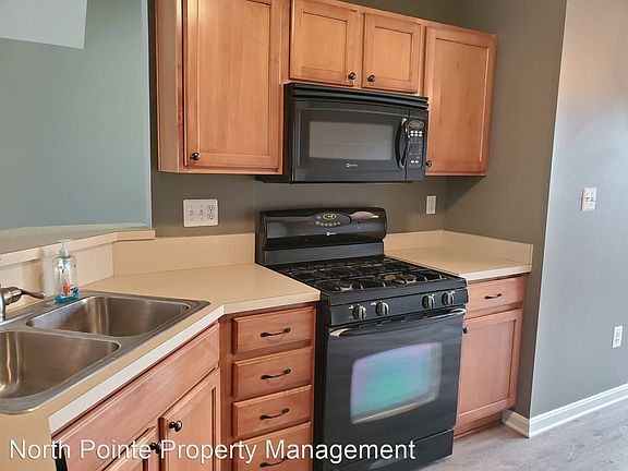 2nd image of 132 Knollwood Rd