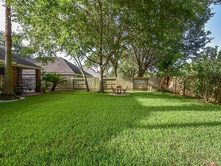 1211 Deerbrook Dr — Photo 30