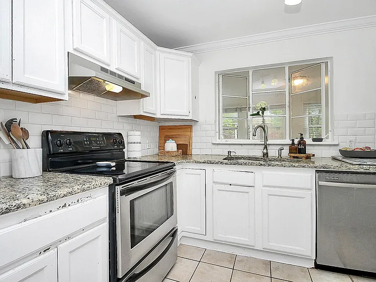 1824 Merriman Ave — Photo 14