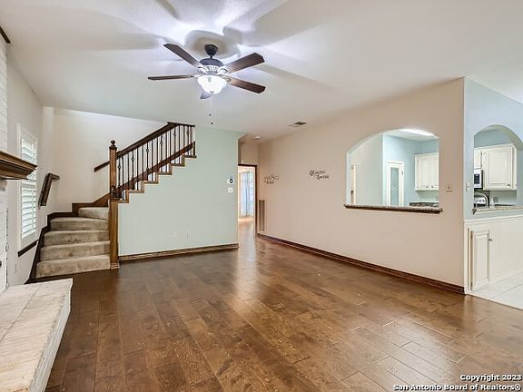 4th image of 4519 HAWTHORN WOODS