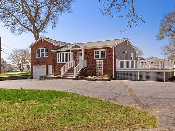 2nd image of 106 Cedar Island Rd