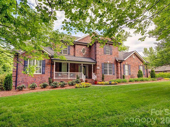 2nd image of 1390 Bennington Dr NW