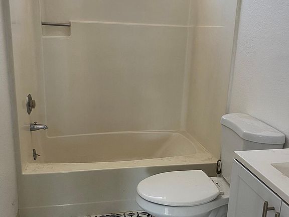 4th image of 18450 N Highway 99 #39