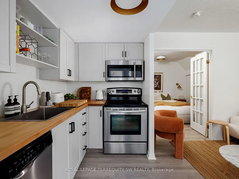 30 Western Battery Rd #315 — Photo 11