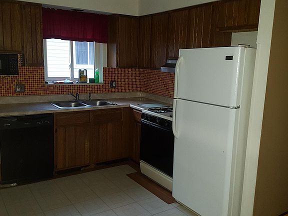 3rd image of 6162 Herbert St