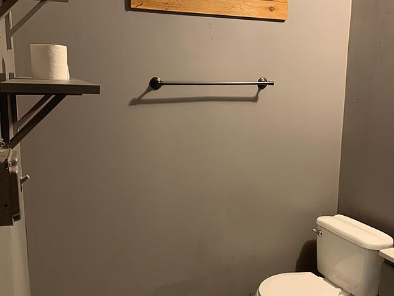 3rd image of 516 Moen Ave APT 3