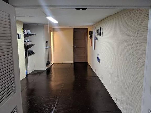5th image of 4304 Decoursey Ave