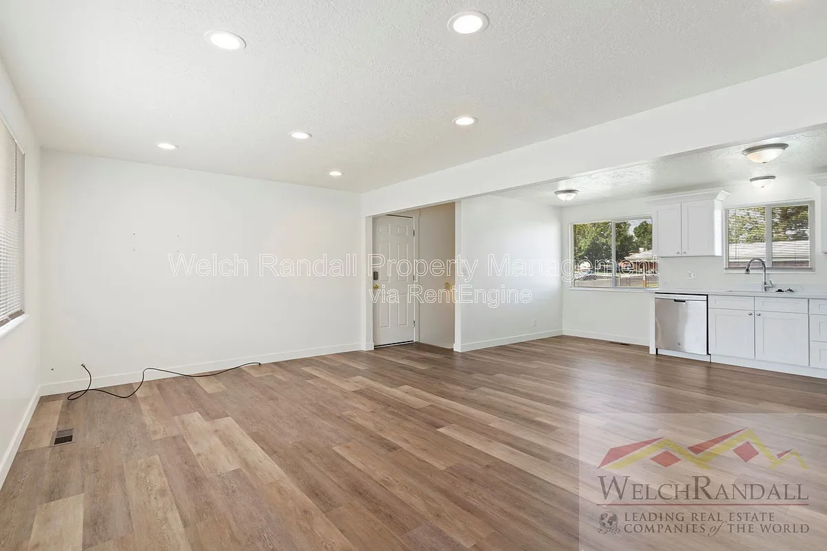 Building Photo - 5195 S 300 W