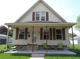 704 S 2nd St, Oregon, IL 61061