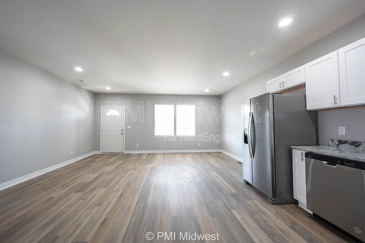 Building Photo - 1531 N Kealing Ave #A