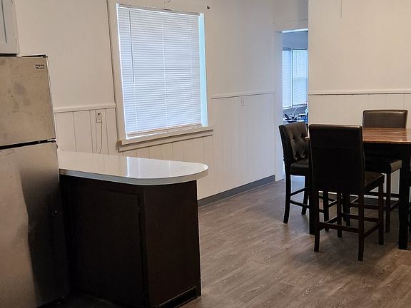 4th image of 36 Haendel St #1
