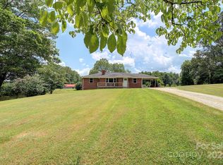 816 S Mills Gap Rd, Hendersonville, NC 28792