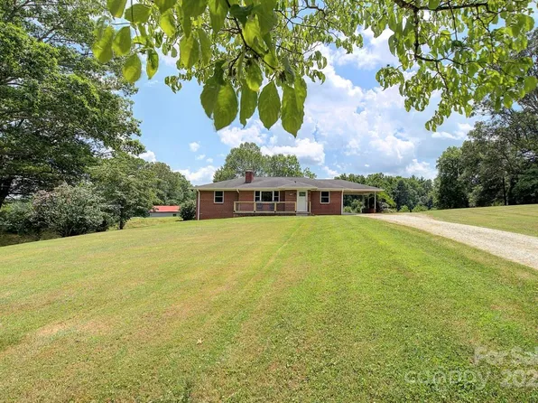 816 S Mills Gap Rd, Hendersonville, NC 28792