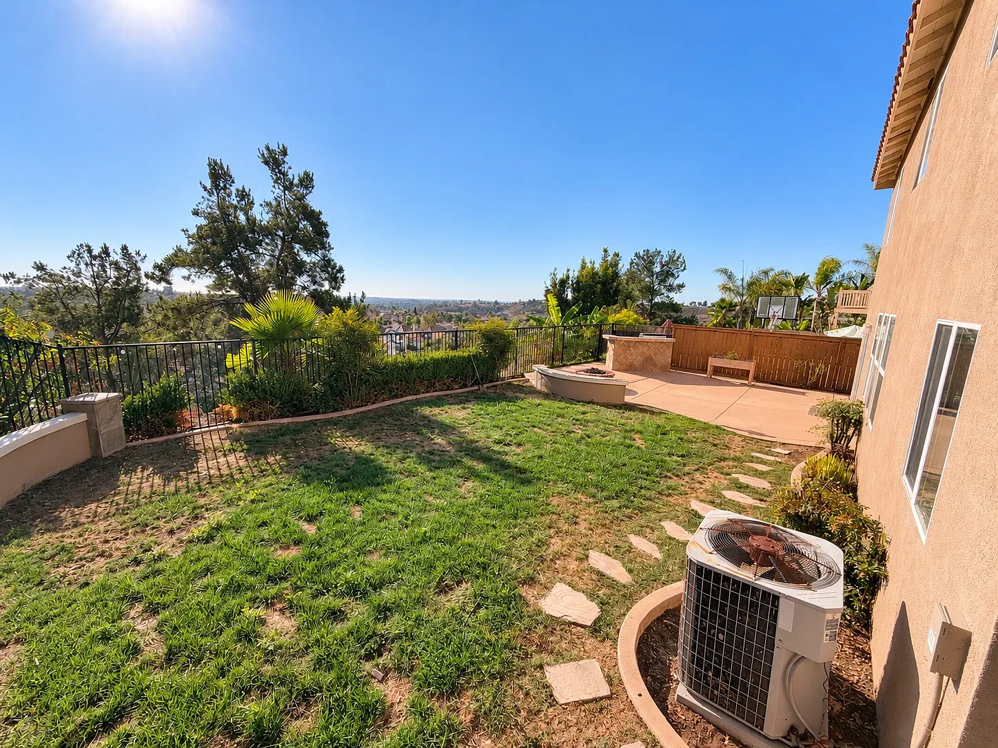 5 bed, 2.5 bath, 2873 sqft, $5,500 — Photo 4