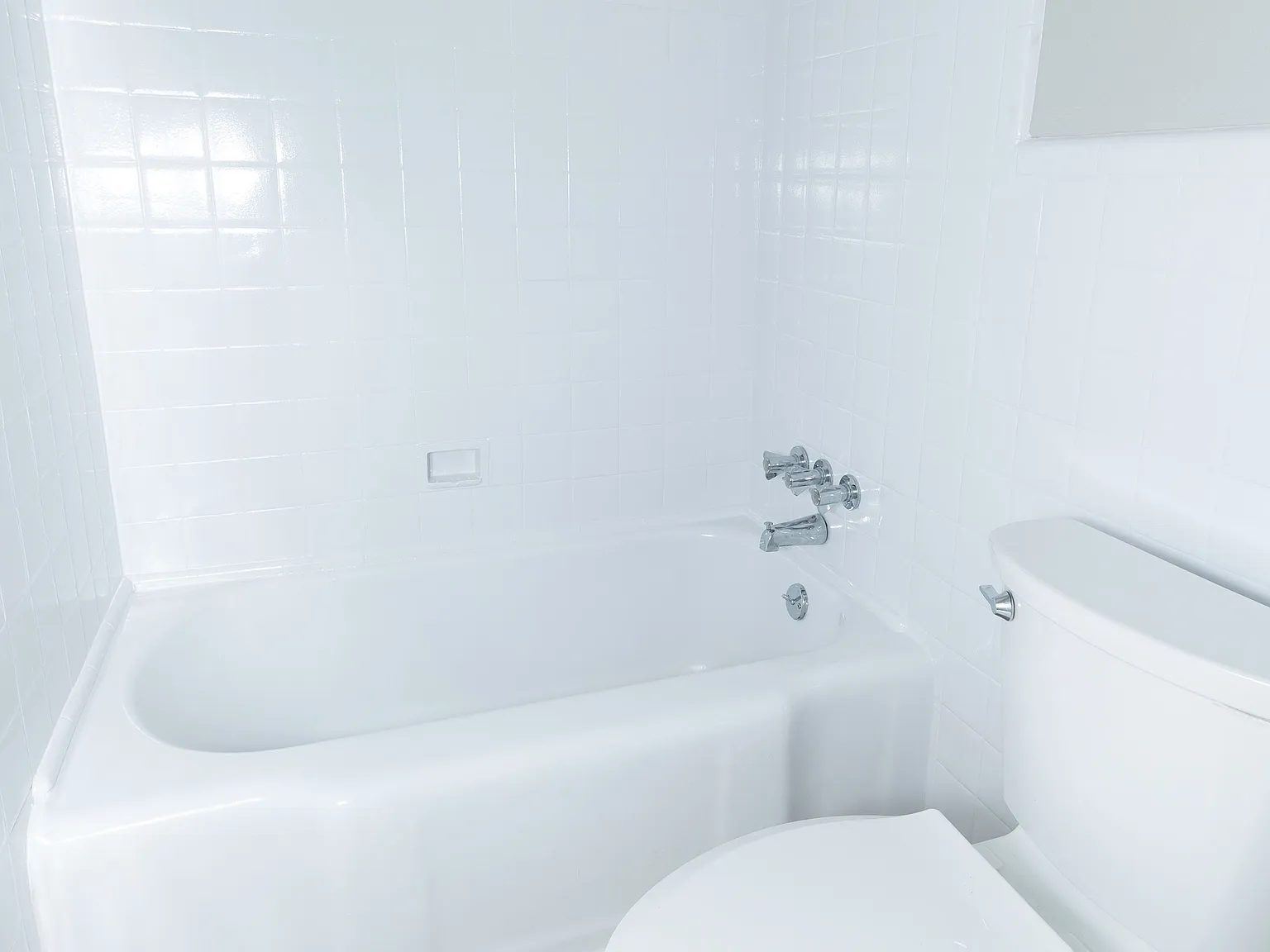 2 bed, 1.0 bath, 1120 sqft, $1,040 — Photo 3