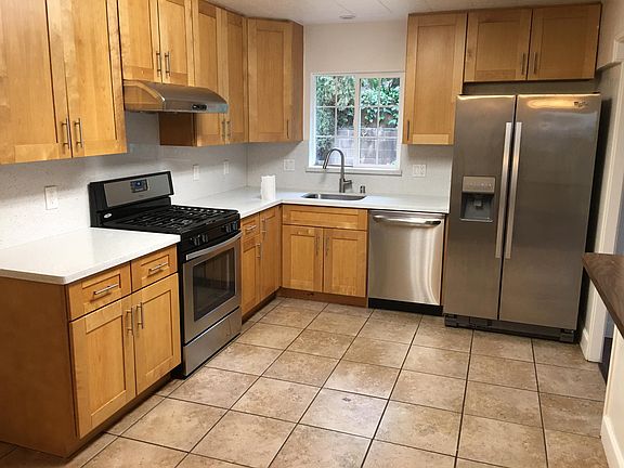 3rd image of 612 Shaddick Dr