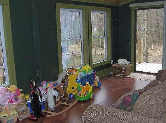 3rd image of 400 Trailwinds Dr