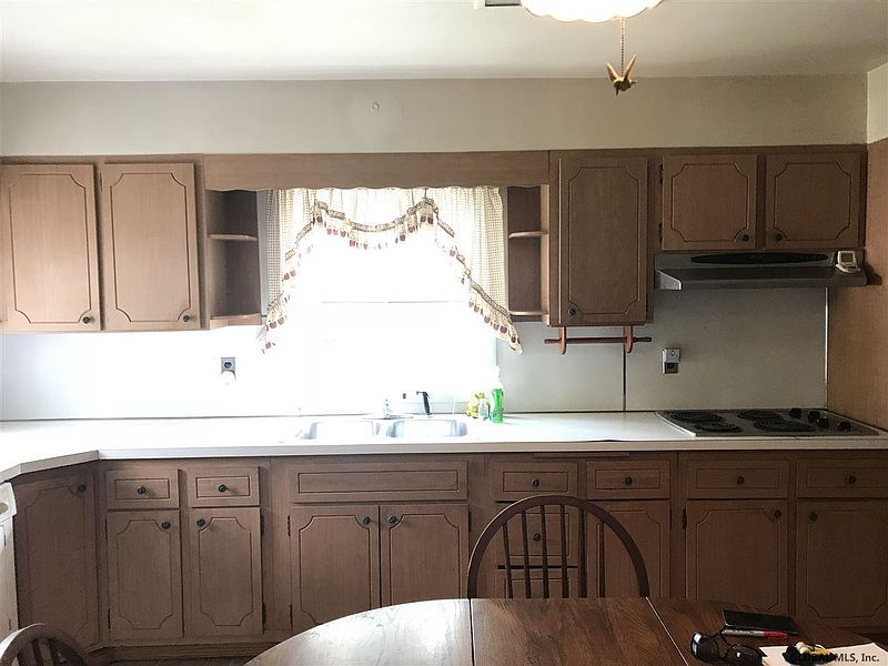 2nd image of 40 SMITH Road