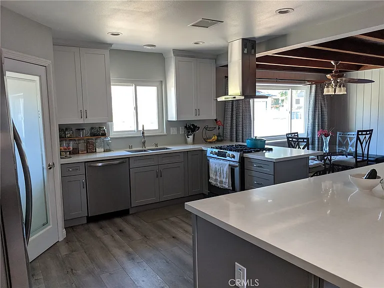 33685 Washington Dr #33685 — Photo 14