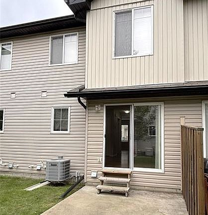 3rd image of UNIT 307-415 Lynd CRESCENT