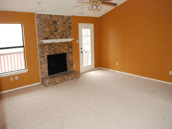 3rd image of 7853 Mahonia Dr