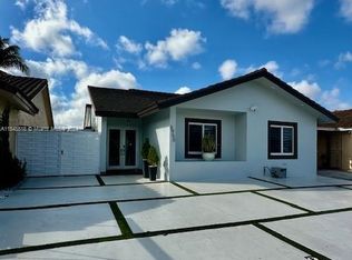 6950 NW 168th St, Hialeah, FL 33015