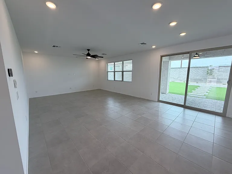 24172 W Raymond St — Photo 19