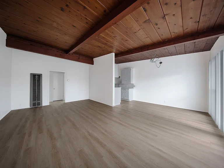 4122 Deeboyar Ave — Photo 6