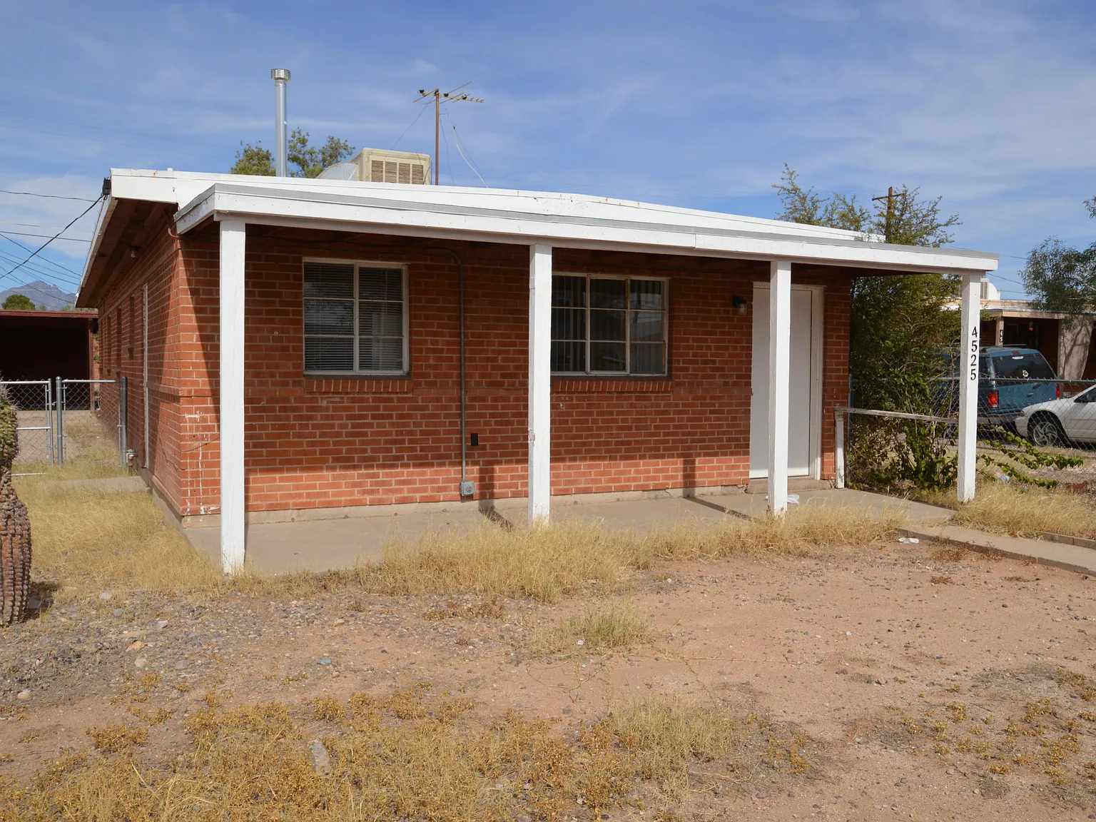 2 bed, 1.0 bath, 750 sqft, $975 — Photo 1